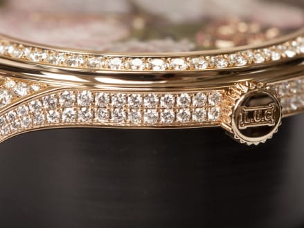 Making-of of the dial of a luxury watch with urushi painting