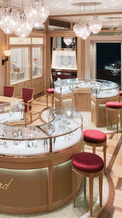 東京にあるショパール ブティック 銀座本店にて、ハイジュエリーと時計の展示会を開催します。