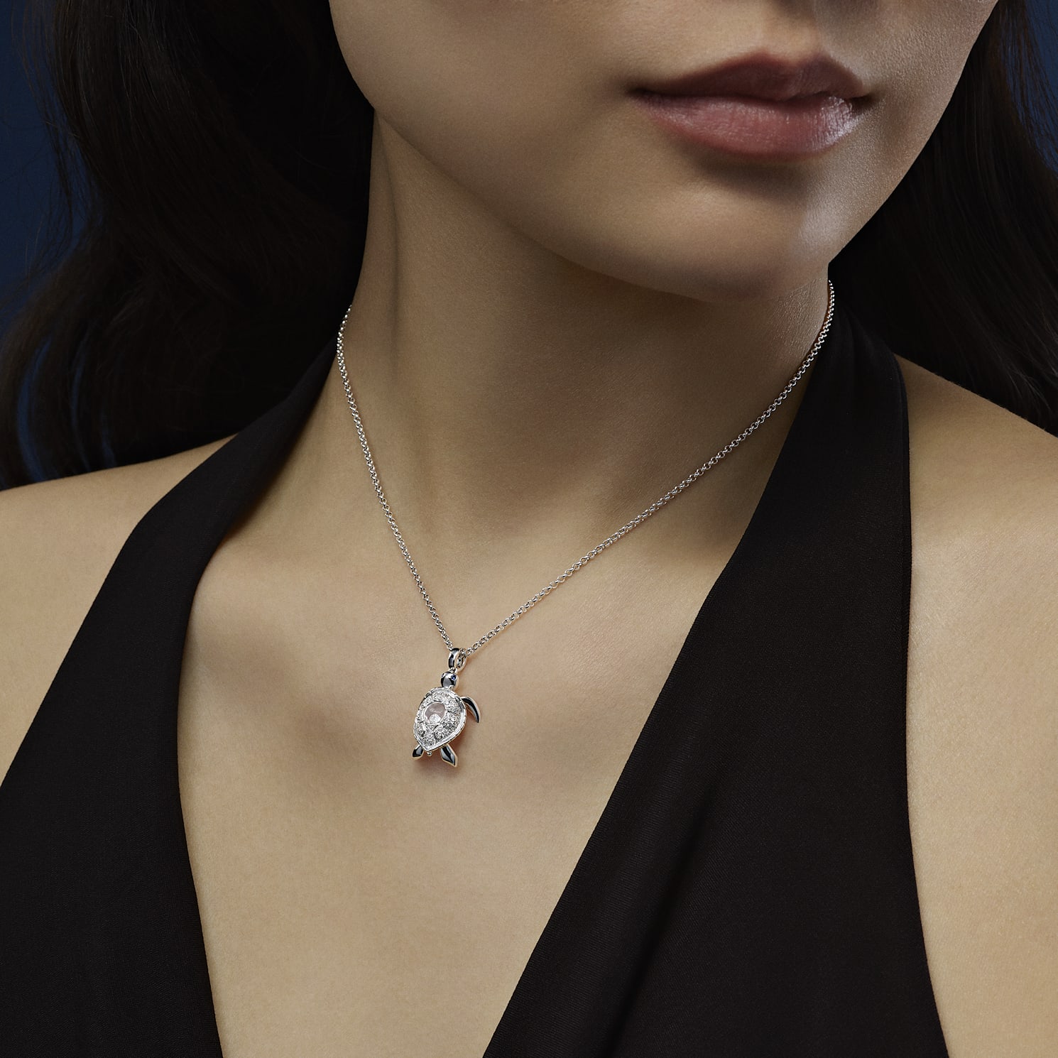 Chopard Diamond Pendant Happy Diamonds Turtle 79A187-1201 3/4 view