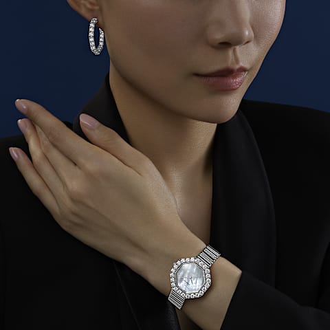 Chopard L'Heure du Diamant Women Diamond Watch      worn view