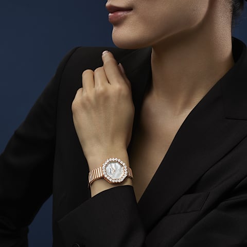 Enlarge {0}Chopard L'Heure du Diamant Women Diamond Watch      worn view
