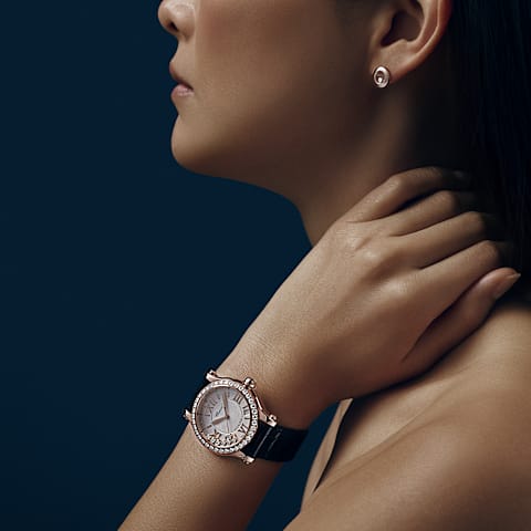 تكبير {0}Chopard هابي سبورت للنساء - ساعة      عرض عند الارتداء