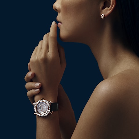 放大 {0}Chopard Happy Sport腕表 女士 钻石 腕表      佩戴视图