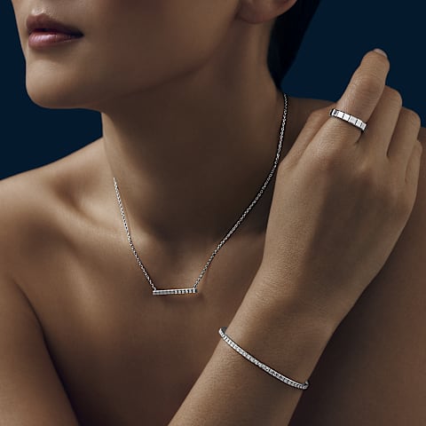 Enlarge {0}Chopard - Diamond Necklace Ice Cube 817702-1002     worn view