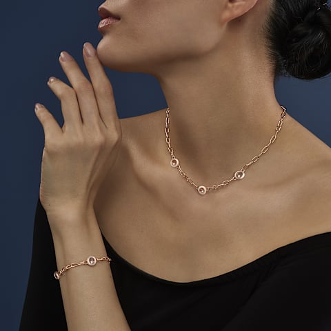 تكبير {0}Chopard - قلادة ألماس هابي دايموندز آيكونز 81A117-5101     عرض عند الارتداء