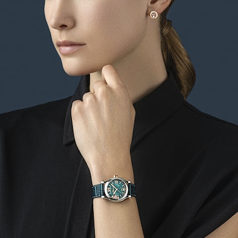 放大 Chopard - 耳环 Happy Diamonds Icons 83A191-5001     佩戴视图