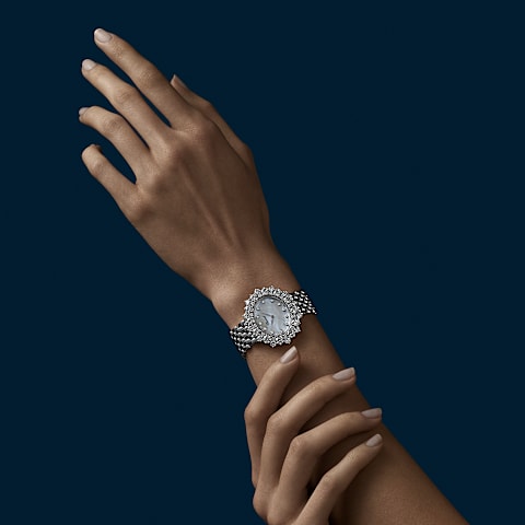 Enlarge {0}Chopard L'Heure du Diamant Women Diamond Watch      worn view