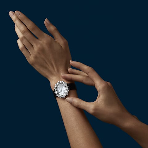 放大 {0}Chopard L'Heure du Diamant系列 女士 钻石 腕表      佩戴视图