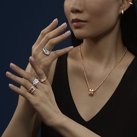 EnlargeChopard diamond Ring Ice Cube @827005-5040    worn view