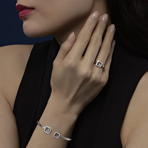 放大 {0}Chopard - 钻石 戒指 Happy Diamonds Icons @82A114-1200    佩戴视图
