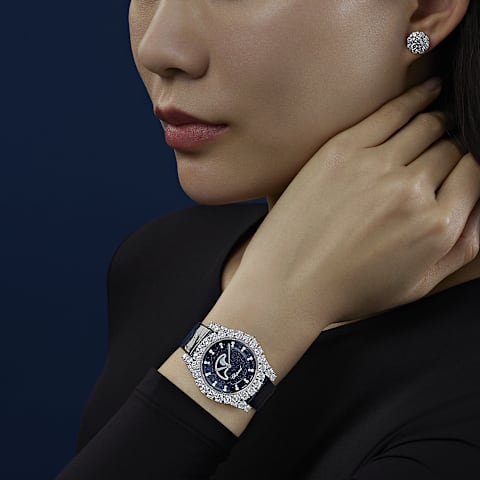 放大 {0}Chopard - 钻石 耳环 L'Heure du Diamant @838986-1001     佩戴视图