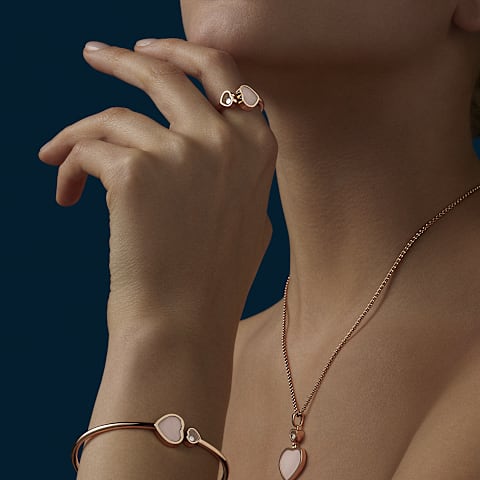 УвеличитьChopard - Браслет с бриллиантами Happy Hearts @857482-5620       Вид на руке