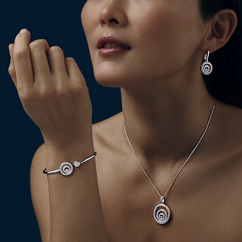 تكبير {0}Chopard - سوار ألماس هابي سبيريت @858230-1001       عرض عند الارتداء
