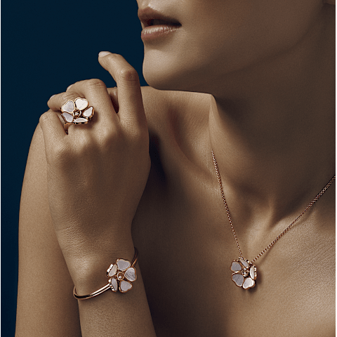 Enlarge {0}Chopard - Bracelet Happy Hearts Flowers @85A085-5300       worn view