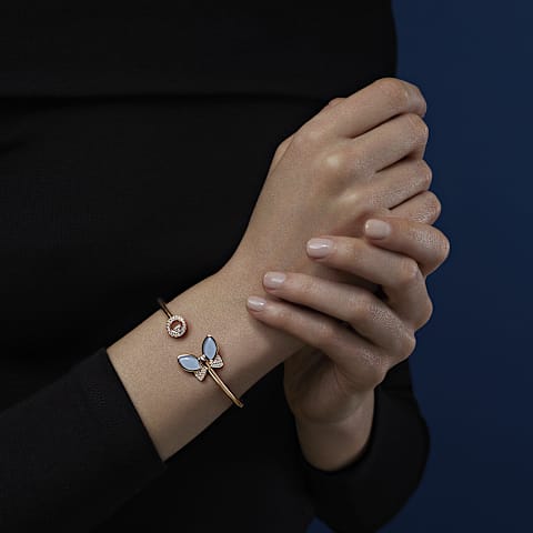 Enlarge {0}Chopard - Diamond Bracelet Happy Diamonds Butterfly @85A690-5200       worn view