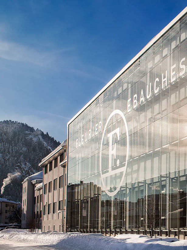 스위스 플뢰리에에 위치한 쇼파드의 두 번째 제조 시설, 플뢰리에 에보쉬(Fleurier Ébauches)의 겨울 모습